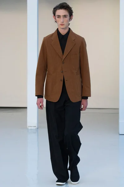 Look 27